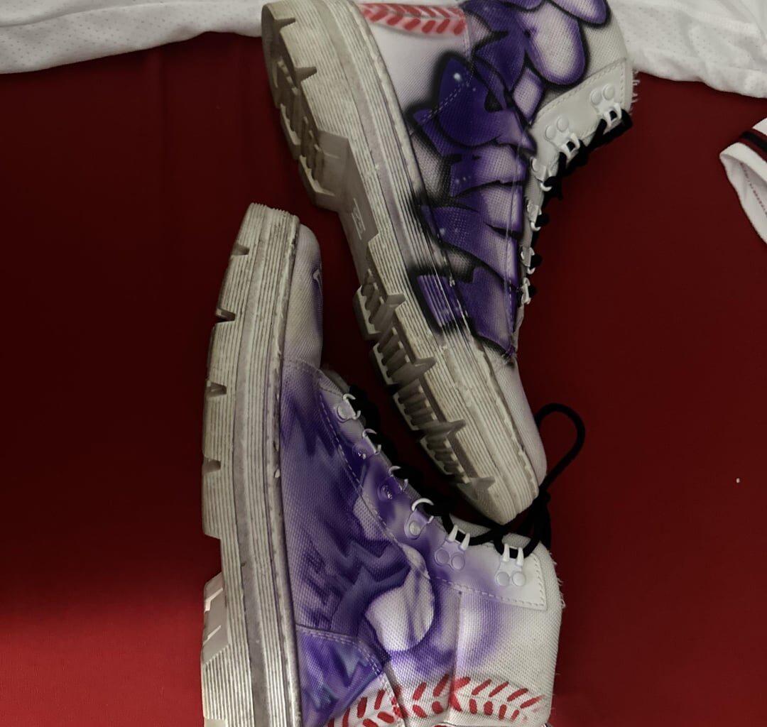 Got Bryant to Sign my Custom Bryant Shoes!