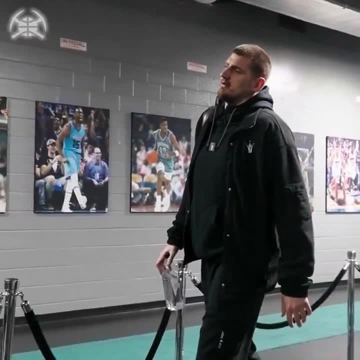 Sweatsuit Joker🃏 The Hornets are in trouble tonight🏀💪🏼🐐35/20/20 incoming