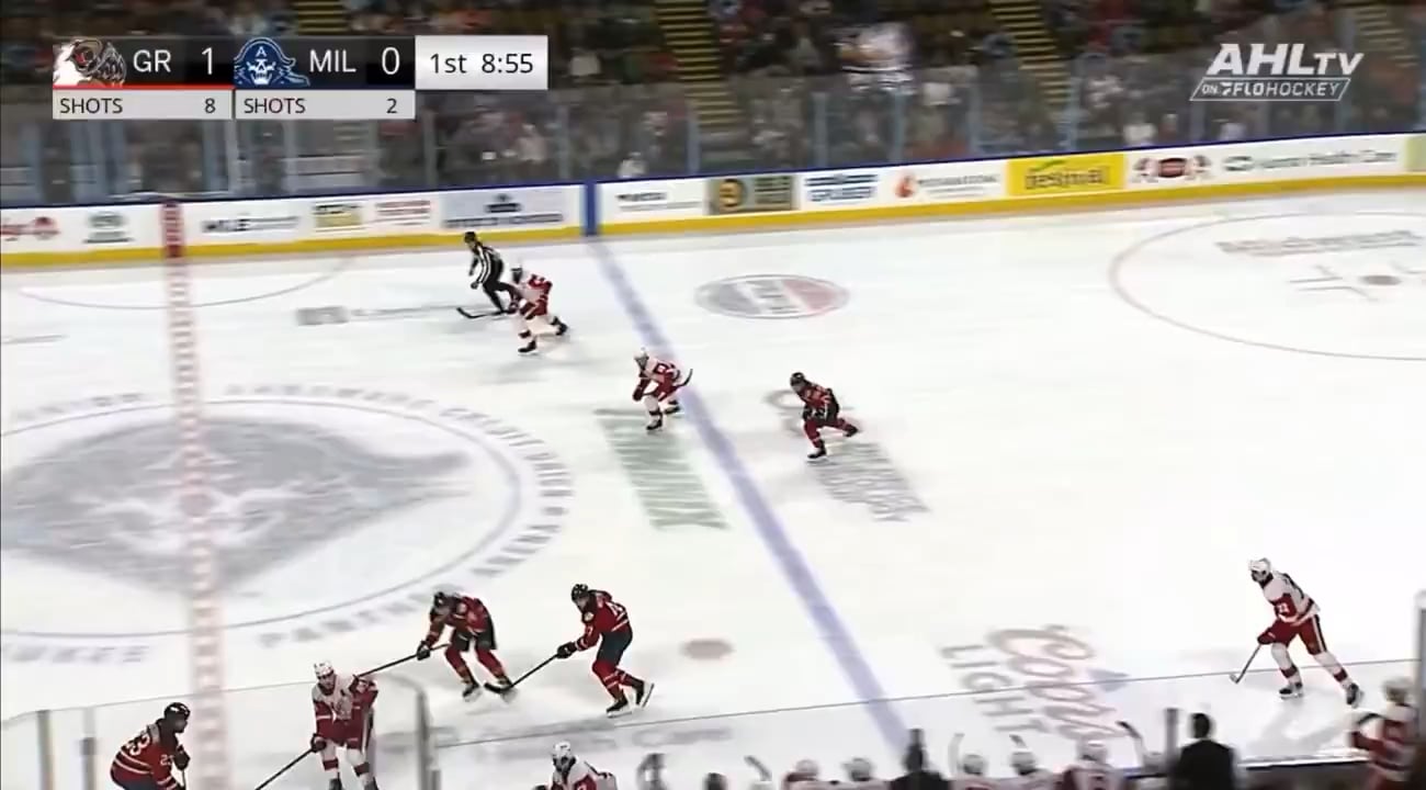 Mazur scores to make it 2-0 Griffins. Shine with the assist