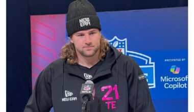 Tyler Warren wears 44 for John Riggins!