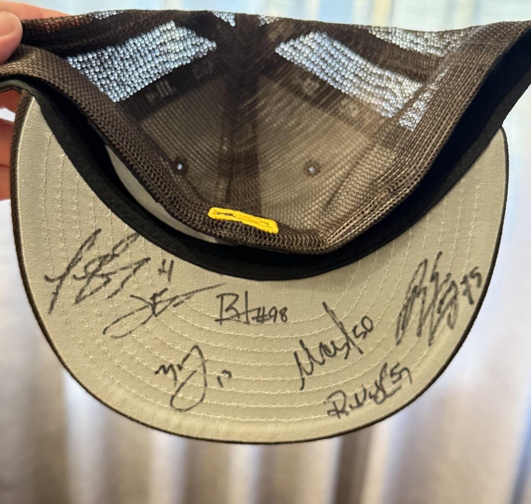 Just met a bunch of Padres on my friends ship the USS Macon Island. Got signatures from Machado, Araez, Suarez, Devries, Morejon, Vazquez, and Niebla. It was a super cool experience meeting them in such a small environment like that.