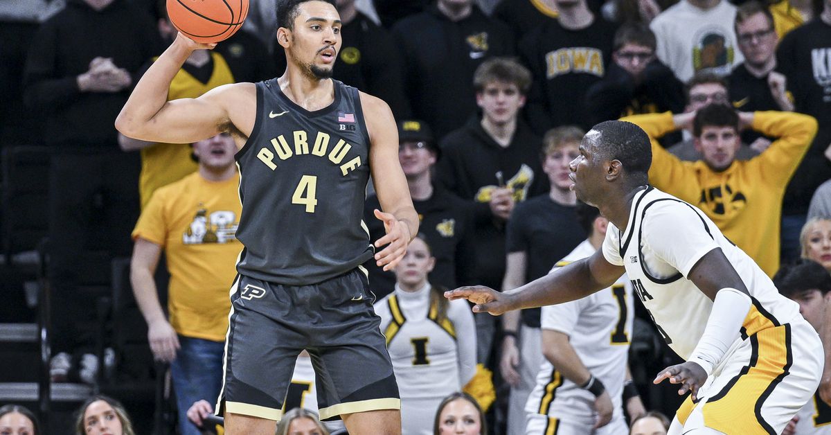 “We’re Back with this BS Again” - Kaufman-Renn Left Off Kareem & Malone Awards List