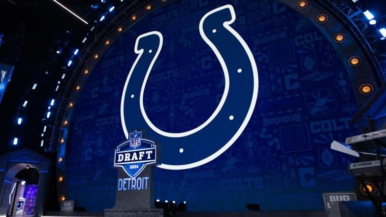 Colts trade pitch sends polarizing $34 million QB to Titans for No. 1 pick