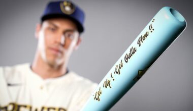 Yelich's prized bat tells story of friendship with the legendary Ueck