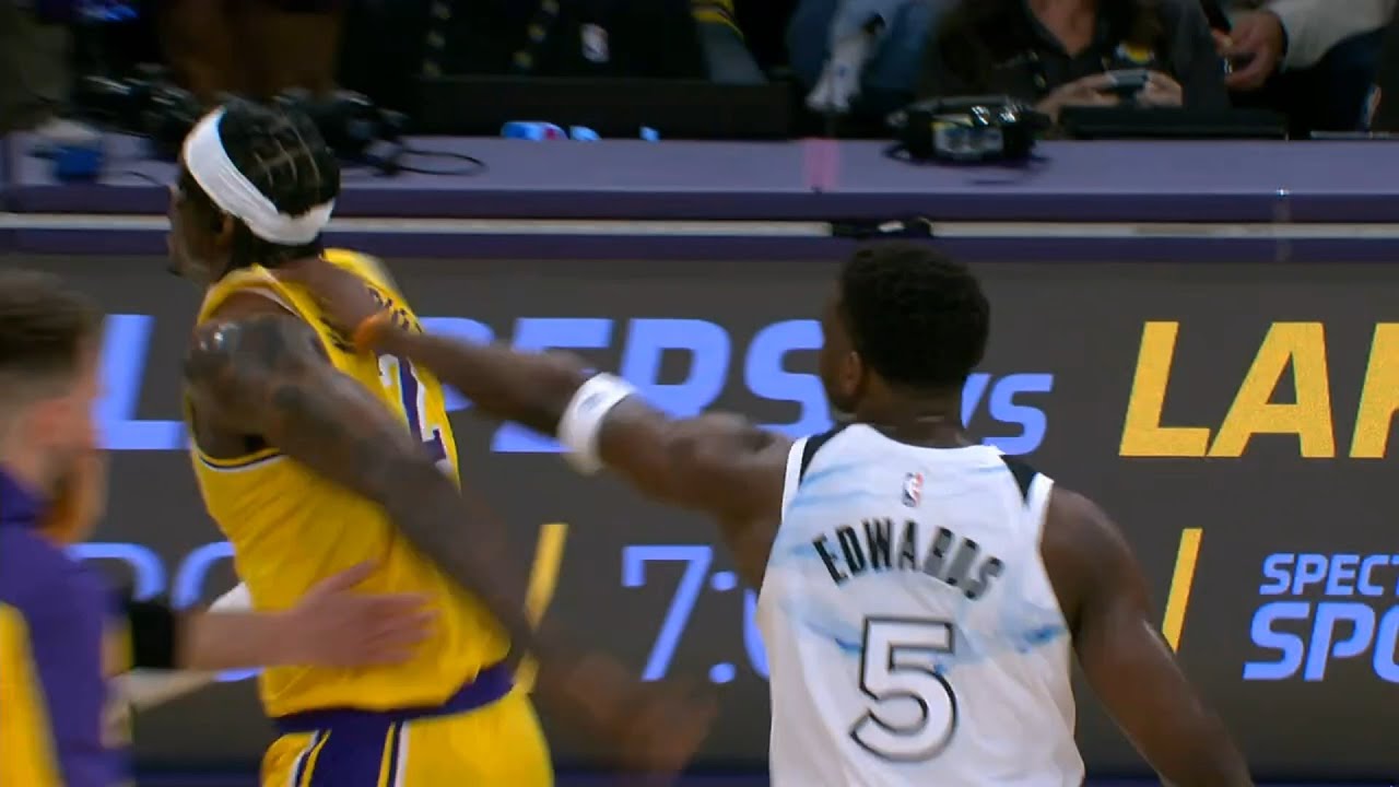 Anthony Edwards and Jarred Vanderbilt exchange shoves and have to be separated 👀