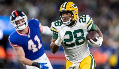 Eagles add RB AJ Dillon on one-year contract, source says