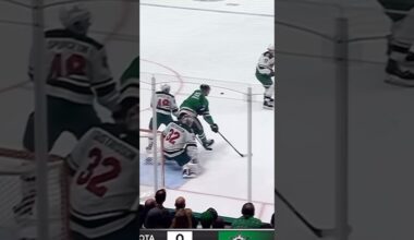 The Dallas Stars with bad luck with getting pucks to the face as of late!😳 #NHL #HOCKEY #SPORTS