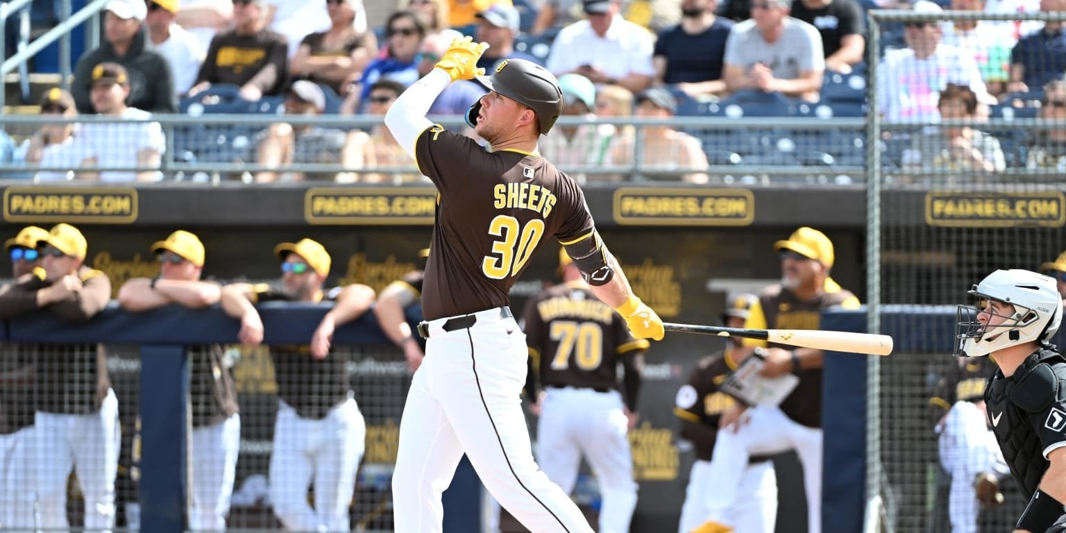 Sheets powering up with Padres