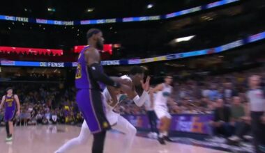 [Highlight] Jaren Jackson Jr. receives a technical for a flop worthy of an Oscar, upon review. With replays. Full incident.