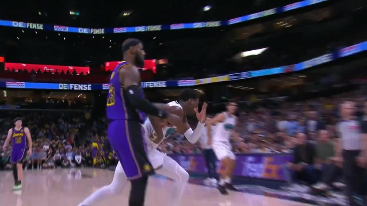 [Highlight] Jaren Jackson Jr. receives a technical for a flop worthy of an Oscar, upon review. With replays. Full incident.