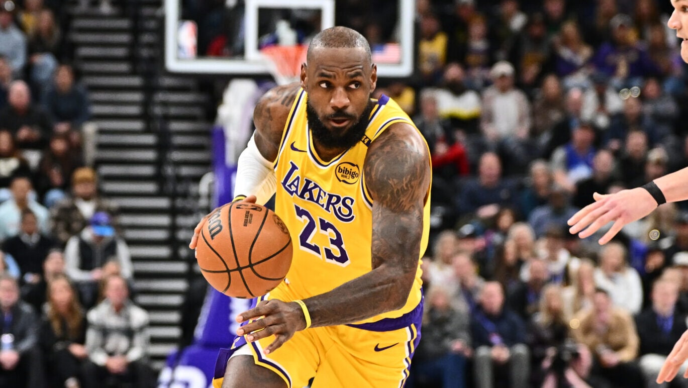 LeBron James set to become 1st player to score 50,000 total points