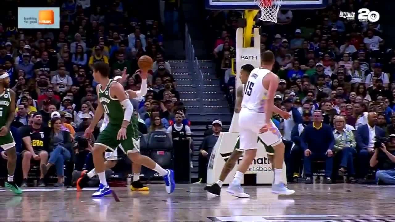 [Highlight] Alternate angle of Jokić's no look behind the back pass