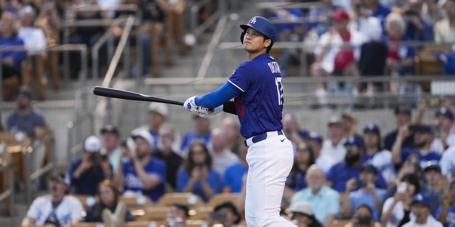 Machado does the same exact thing but no MLB glaze