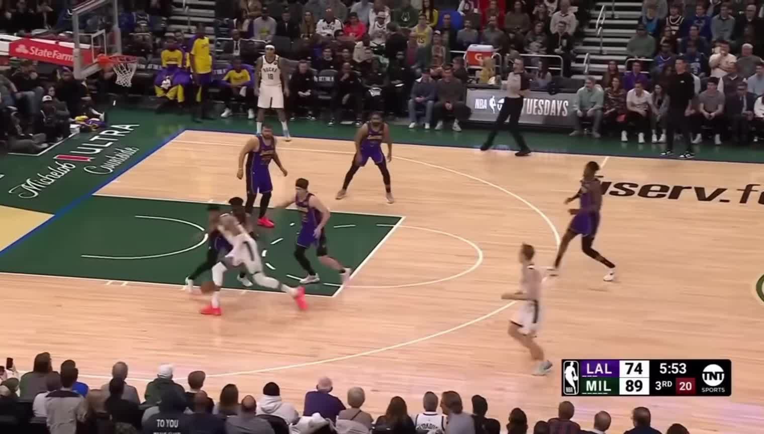 Chuck taking a dig at SAS: "I gotta be careful talking about LeBron—I don’t want him running up on me. Get well soon, LeBron we love you. I don’t need you whooping my ass in a stadium with 20,000 people watching."