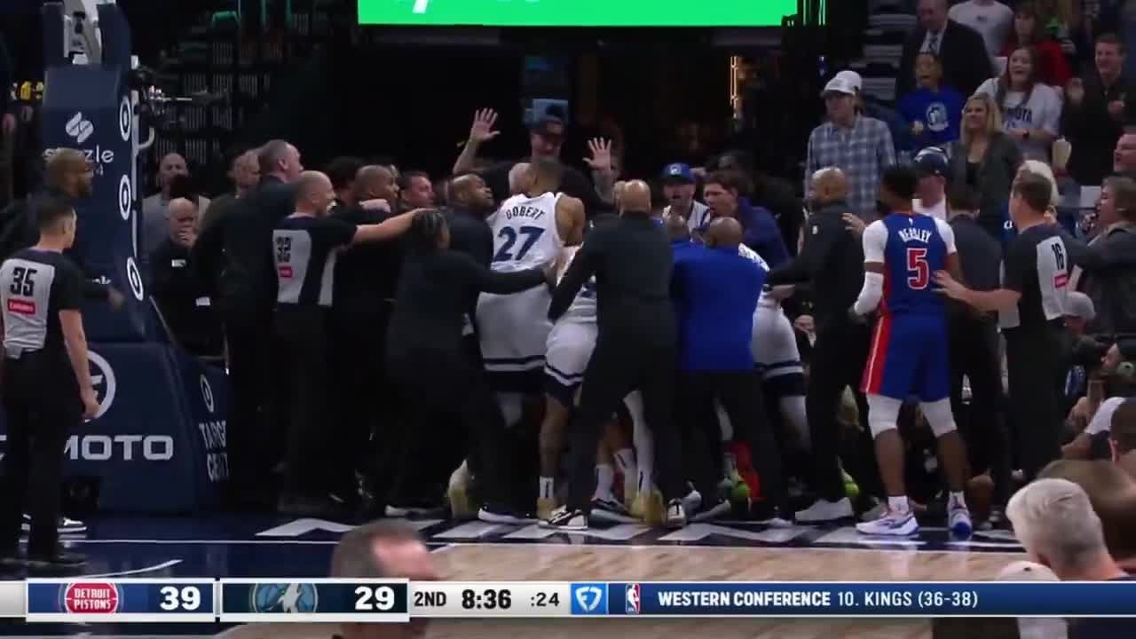 [Highlight] Detroit Pistons and Minnesota Timberwolves major brawl. Several players fight and coaches get involved.