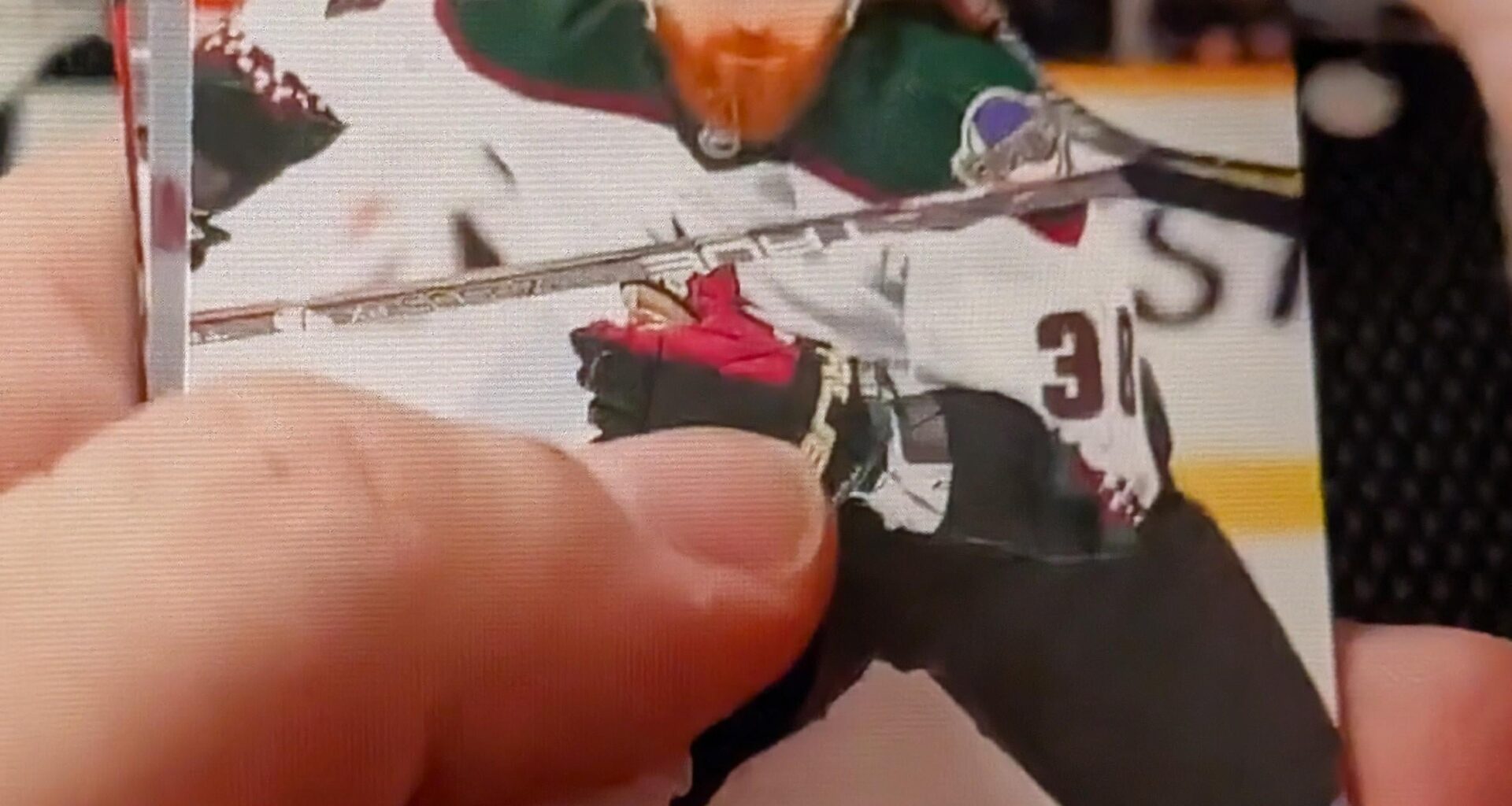 FYI for NHL card collectors: Upper Deck 2024/2025 Series 2 cards don't have Utah Hockey Club players in the Utah uniforms. And for the team name it just says "Utah" ....