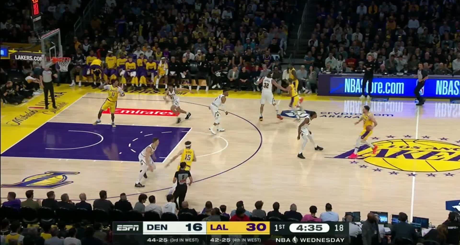 [Highlight] Pullup 3 by Luka gives him 20 points in less than 6 minutes to start the game