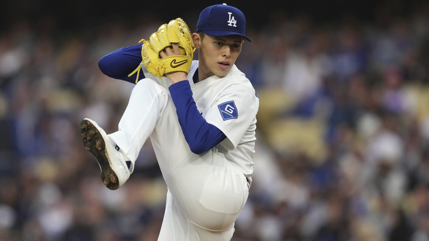 Roki Sasaki pulled from Dodger Stadium debut in 2nd inning after more struggles with his control