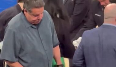 [Highlight] Tracy Morgan taken out of MSG in a wheelchair after throwing up on the court causing a delay in the Knicks game