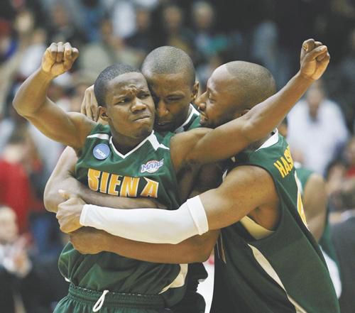 Ronald Moore to join Fran McCaffery’s staff at Penn as an assistant, reigniting Siena flame – Troy Record