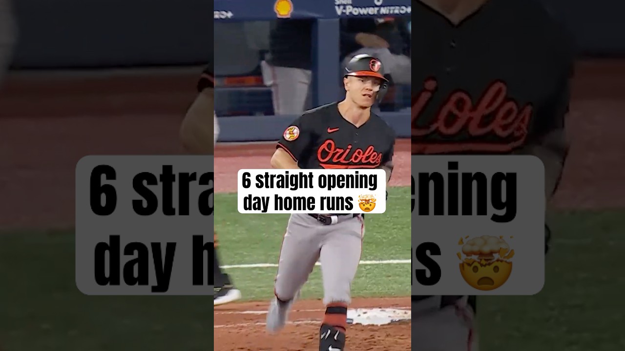 Tyler O'Neil keeps homering on opening day 🔥