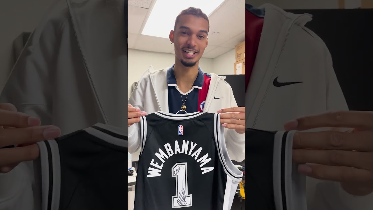 Successful jersey swap 🤝 #spurs #nba #wemby #victorwembanyama
