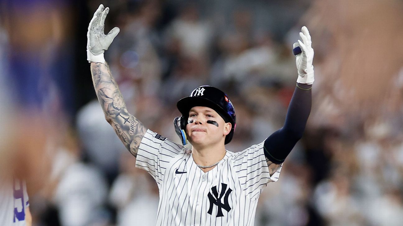 Braves add Alex Verdugo to active roster