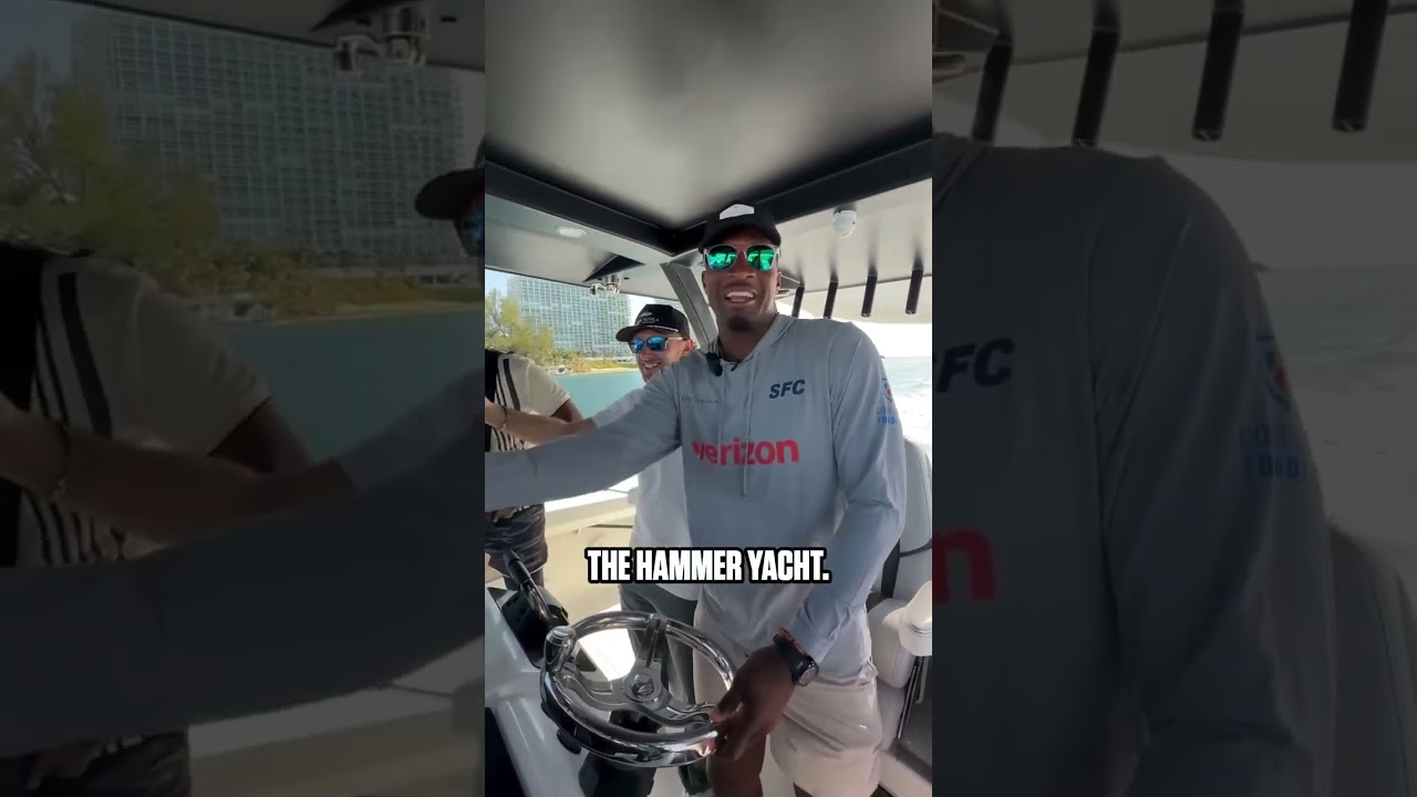 I'm convinced Jameis is just here for comic relief 😅 (via @jaboowins)