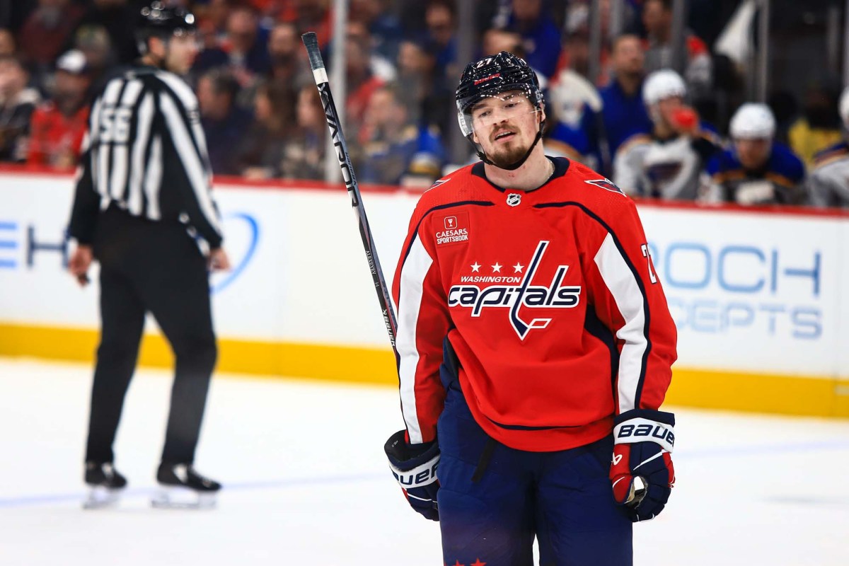 Alex Alexeyev gets away with cross-check to face of Canadiens forward Brendan Gallagher