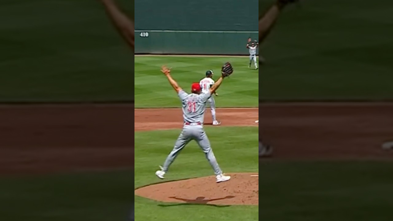 Cincinnati Reds Pitchers LOVE Elly De La Cruz