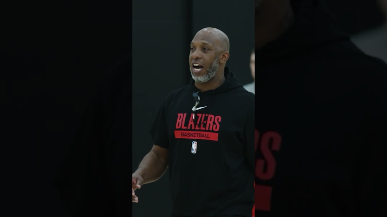 Guarding your yard 📦 #trailblazers #nbadefense #nbashorts