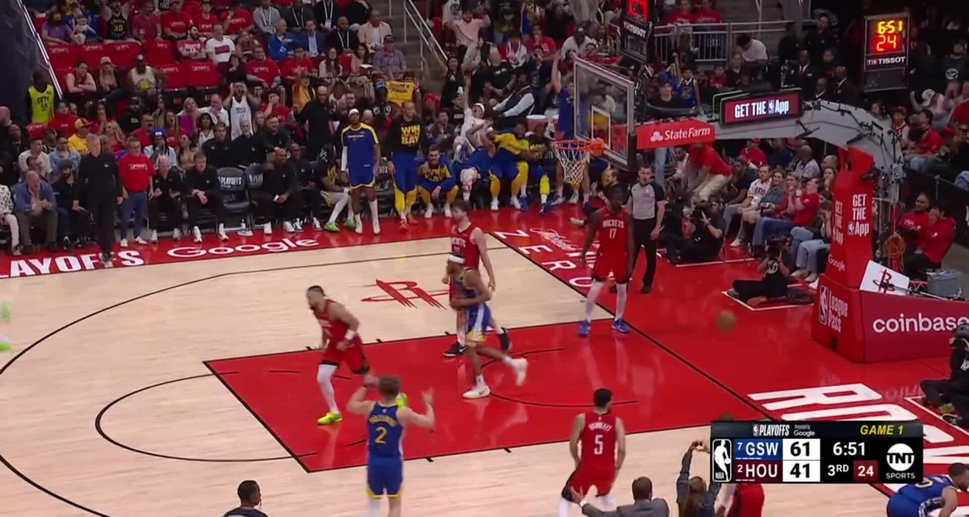 [Highlight] Steph Curry makes the impossible fadeaway corner 3-point shot over Jalen Green