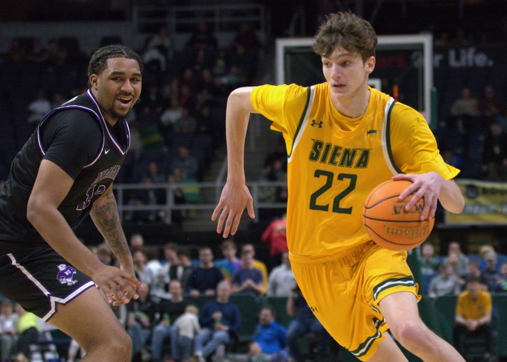 Former Siena center lands with Charleston Southern, alongside older brother – Troy Record