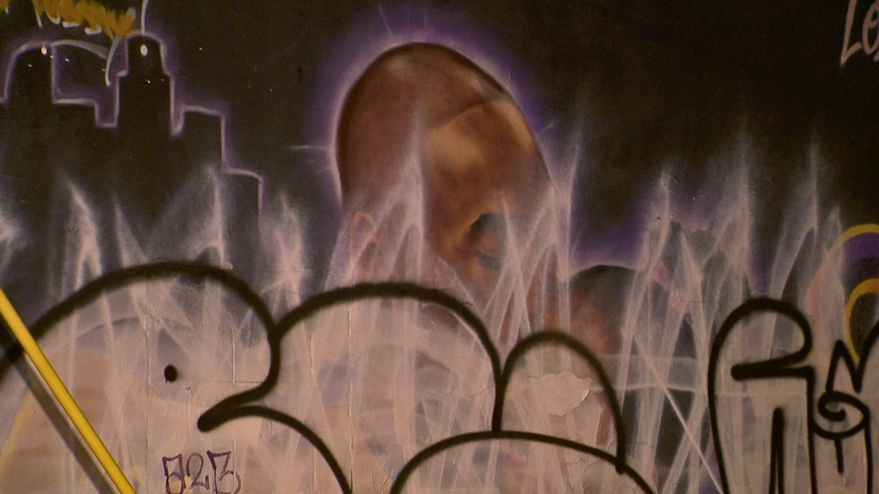 [KTLA] Lakers star Luka Dončić donated the entire amount requested on a GoFundMe drive to restore a vandalized mural of late Hall of Famer Kobe Bryant and his daughter in downtown Los Angeles.