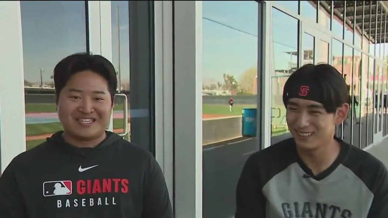 After shoulder surgery, Jung Hoo Lee accidentally peed on interpreter Justin Han's shoes