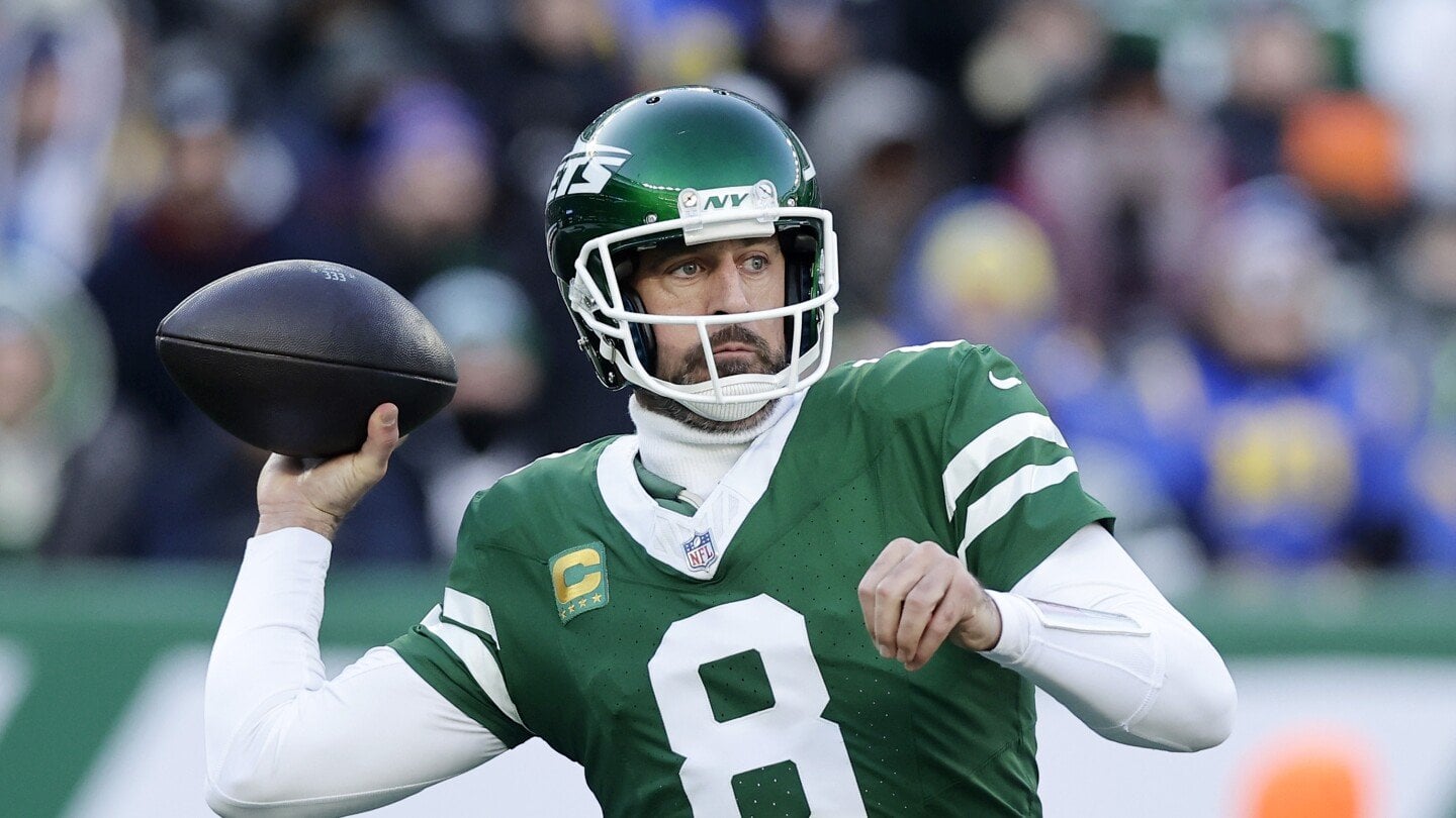 Do we need a back up QB? Aaron Rodgers says he’d play for $10 million