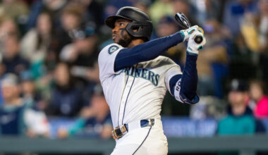 Victor Robles Carted Off Field With Shoulder Injury