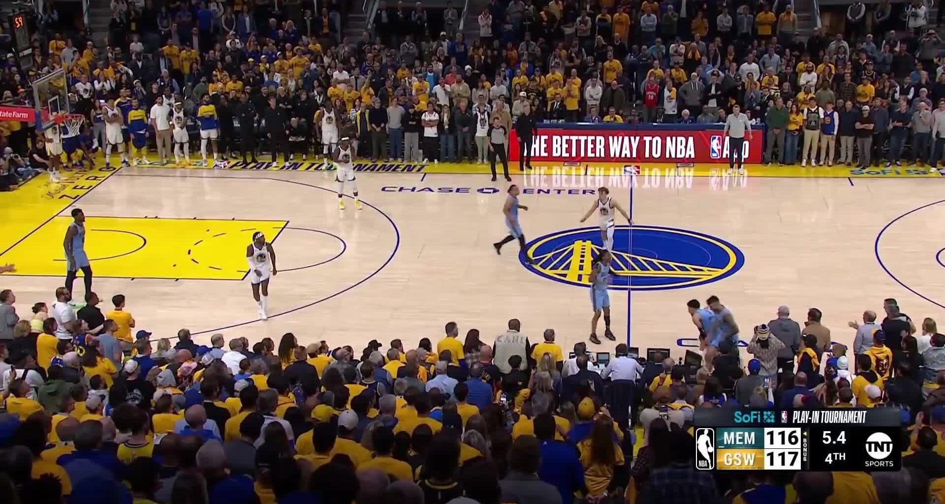 [Highlight] Steph "Jerry Rice" Curry gets open 4 straight times against off-ball double teams to seal the game for the Warriors