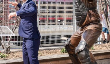 Joe Mauer Statue our Target Field