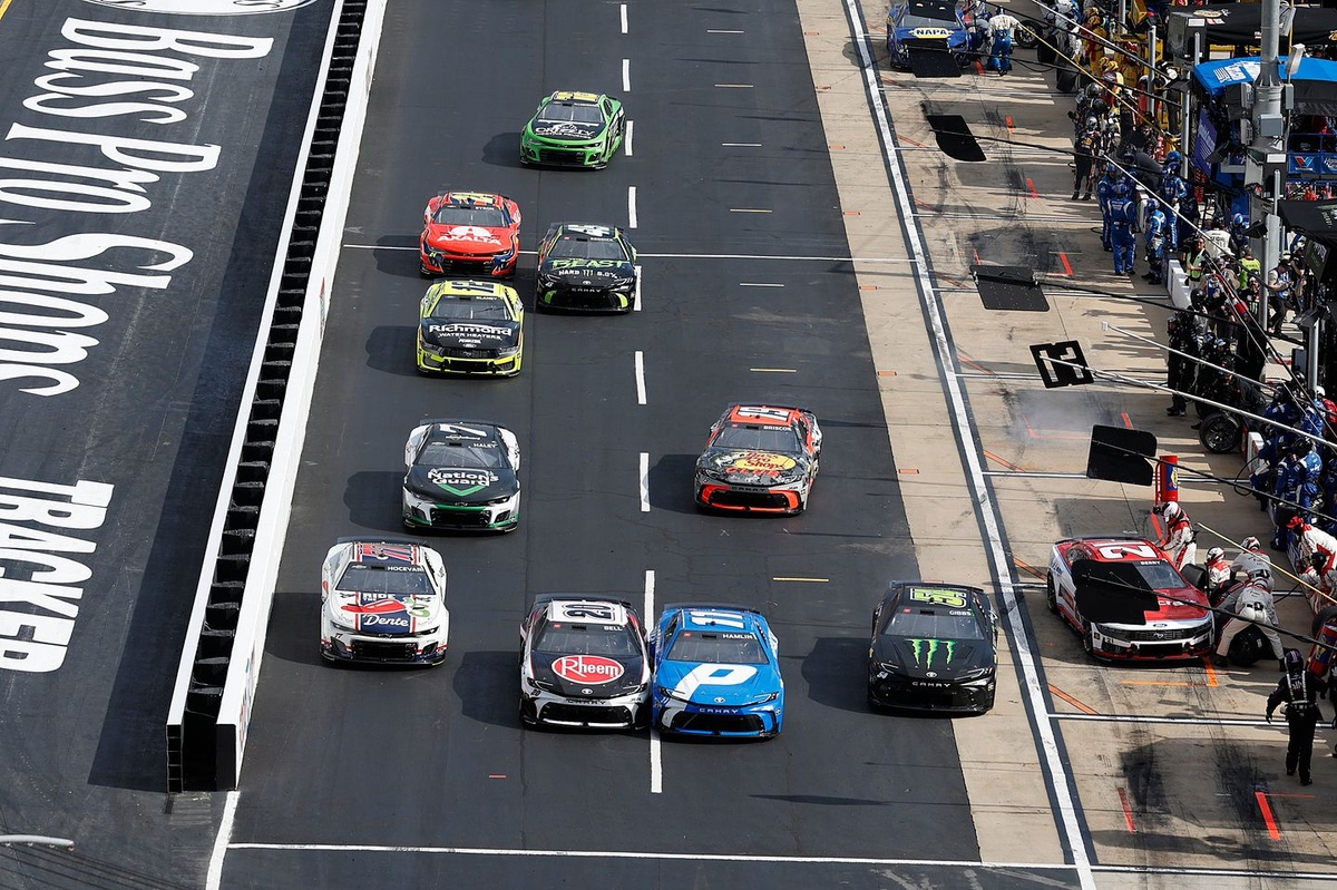 Denny Hamlin calls for NASCAR to “unstick” Cup Series cars