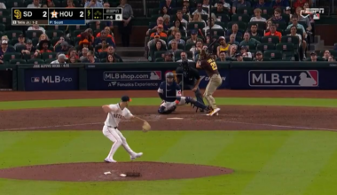 [Highlight] Fernando Tatis goes deep to center to put the Padres ahead!