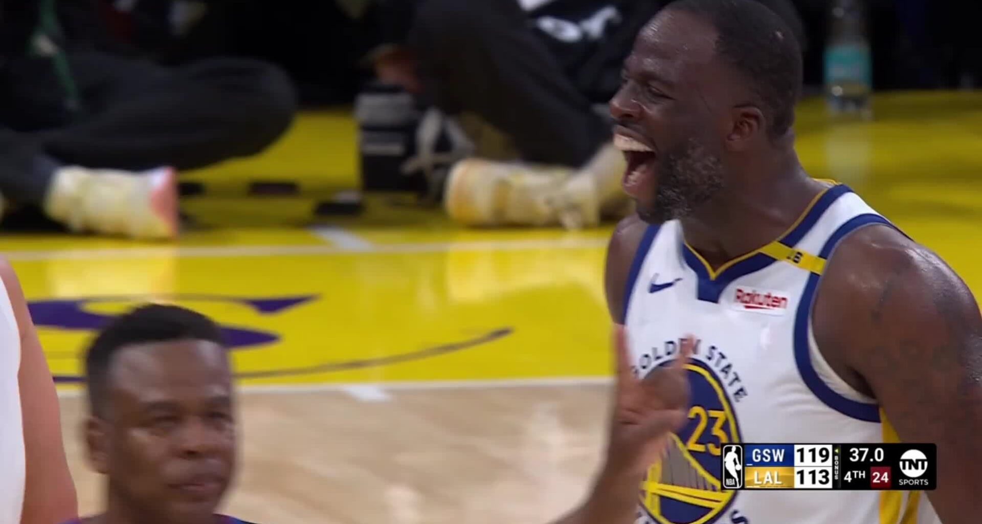 [Highlight] Draymond With the Defensive Dagger! (with replay)