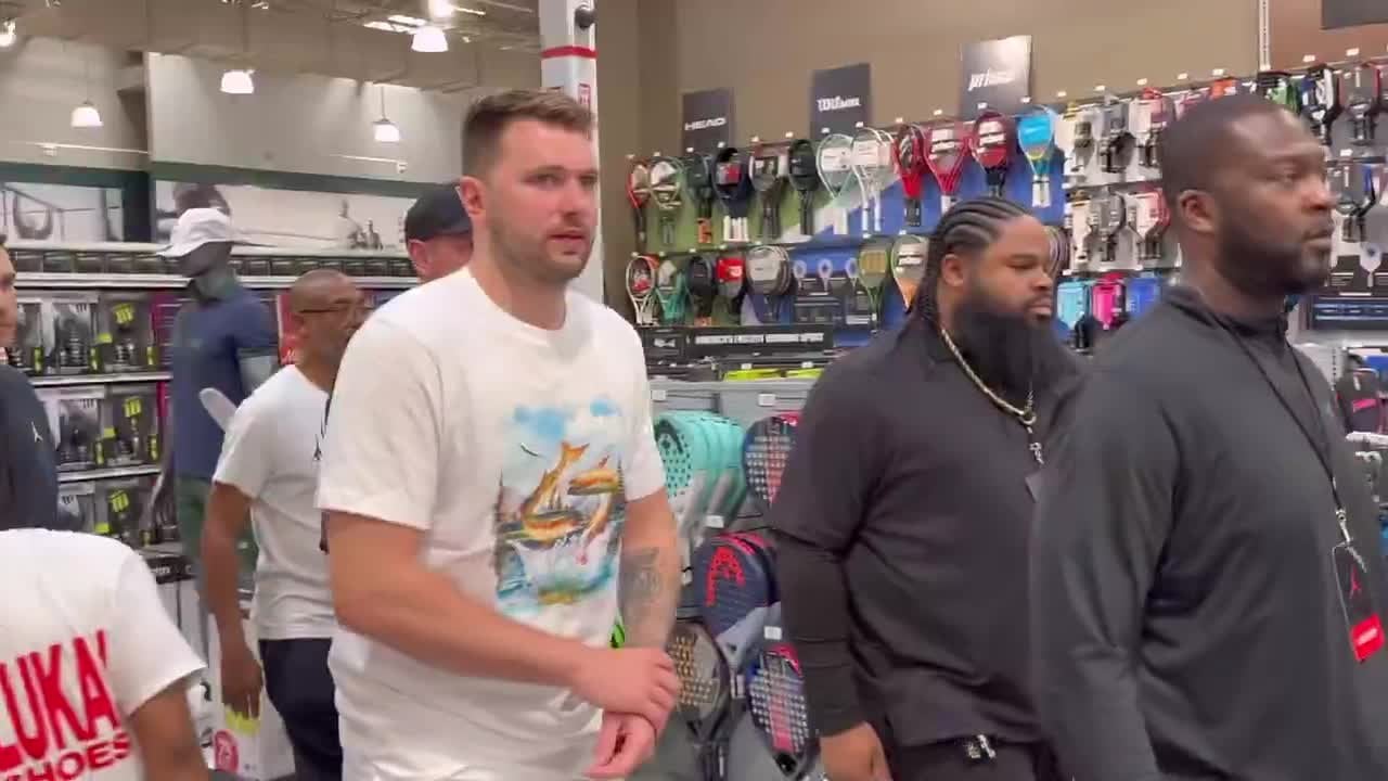 Sick of playing Basketball, Luka decided to change careers for a day and worked as a cashier in Dallas after his 45 Point performance.