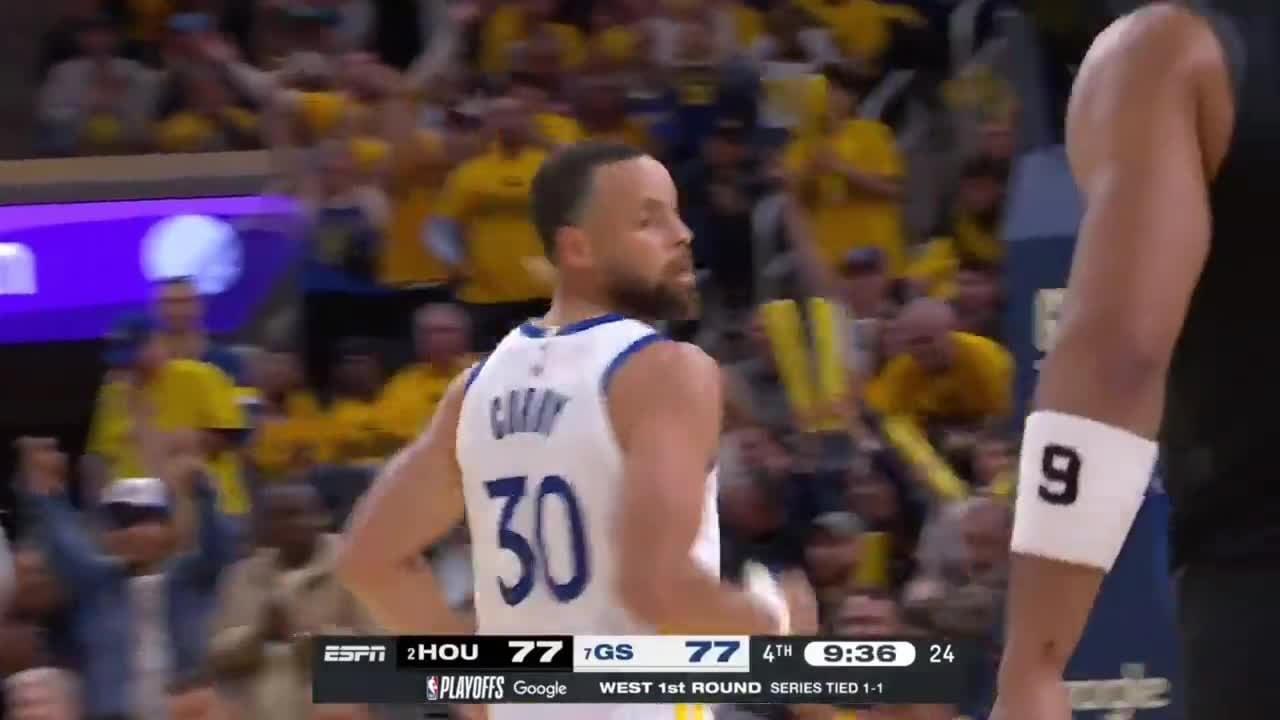 [Highlight] Steph shoots 3 over Brooks. Brooks still trying to hit Curry’s injured thumb even after the ball is released