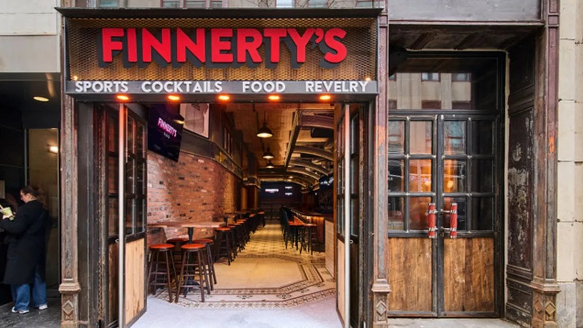 Finnerty’s, Giants bar in NYC, reopens!
