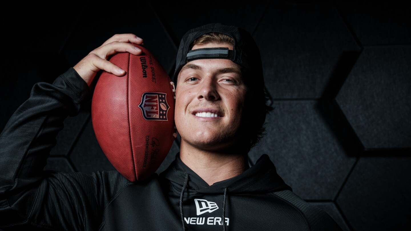 Giants tried to move up to No. 1 overall, ended up with their QB at No. 25