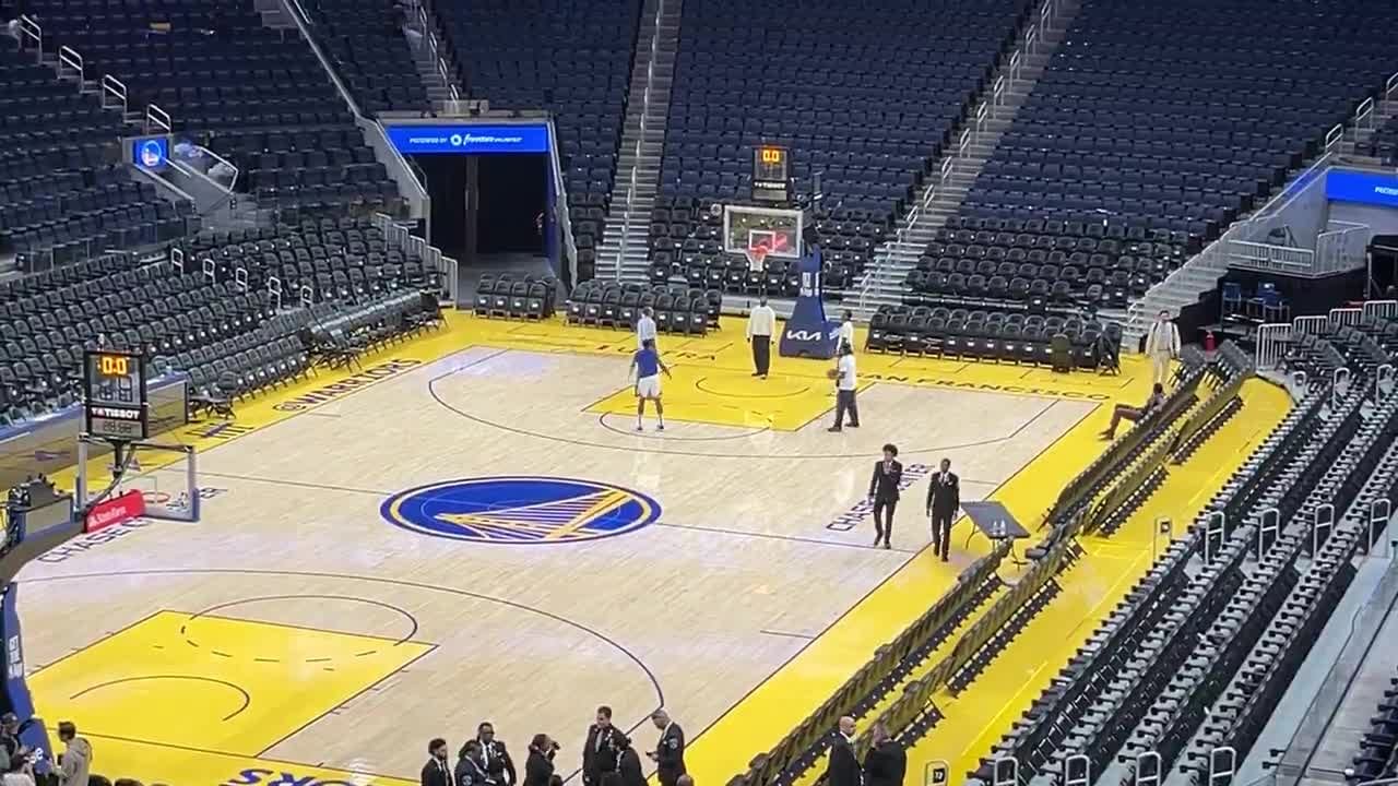 [Highlight] Kuminga getting shots up in an empty Oracle Arena after getting a coaches DNP in the Warriors loss that had heavy playoff implications
