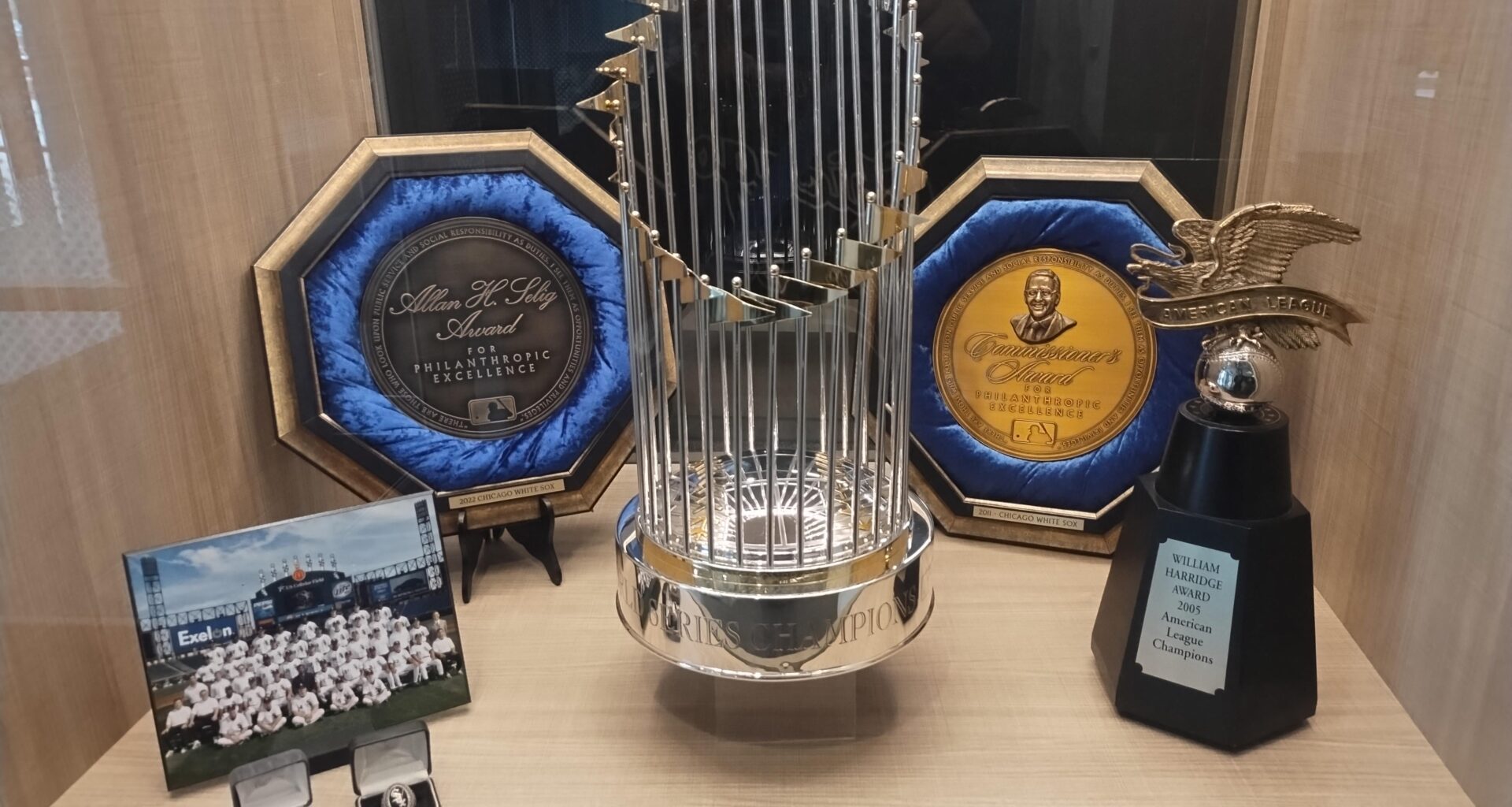 The 2005 world series trophy 🏆