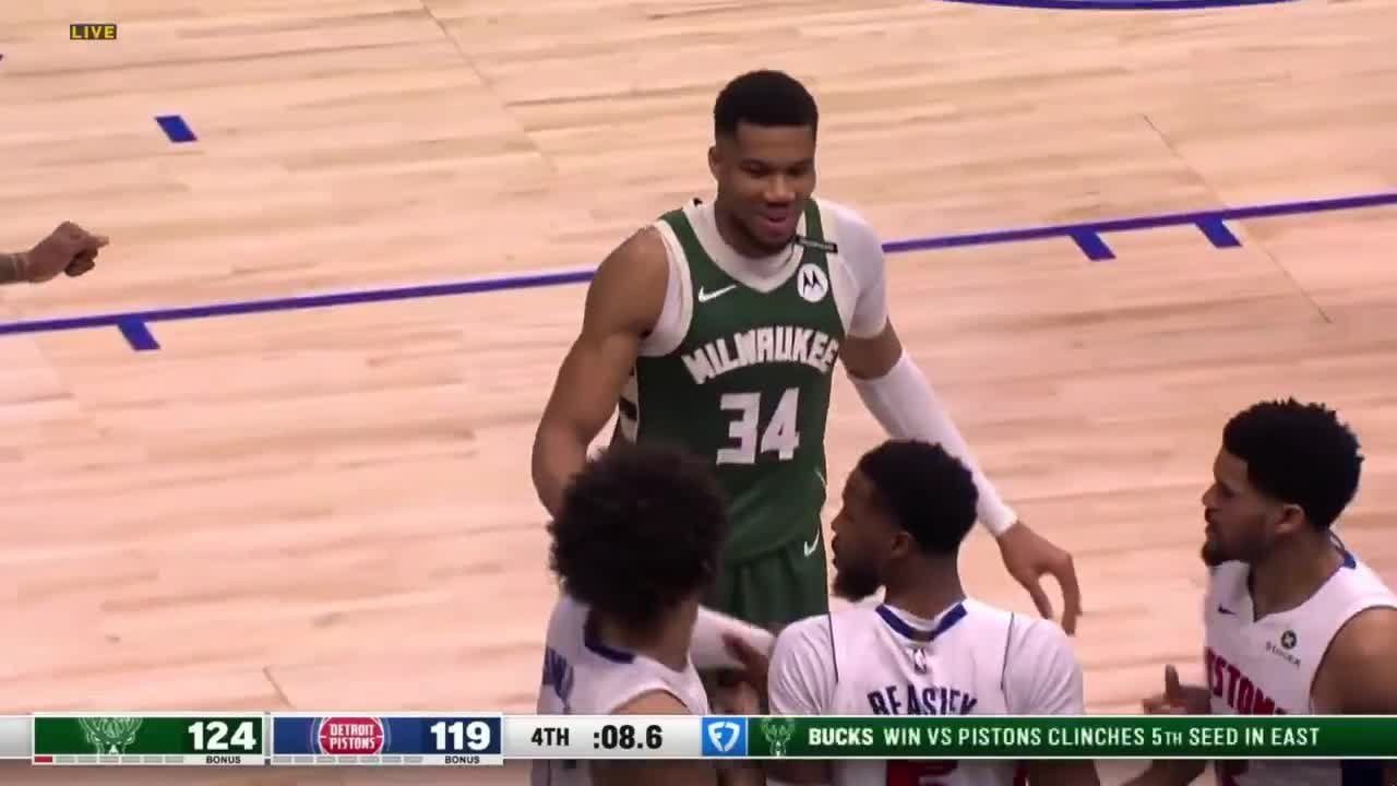 [Highlight] Giannis blocks Beasley to seal the game, hilariously hits him with his own shimmy. Beasley is not amused