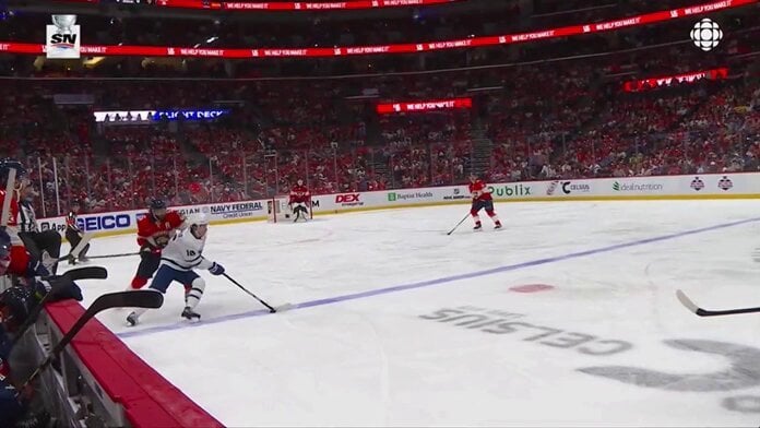 Auston Matthews scores his 1st of series.